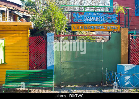 Caminito street case colorate e Architettura a La Boca quartiere della città di Buenos Aires, Argentina Foto Stock