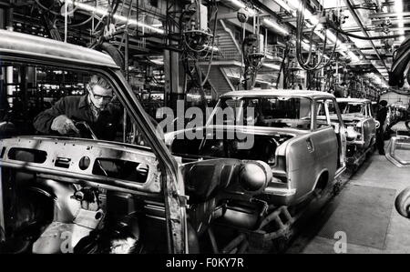 Industria, industria automobilistica, Adam Opel AG, impianto Bochum i, vista interna, linea di produzione per Opel Kadett A, 1962, diritti aggiuntivi-clearences-non disponibile Foto Stock