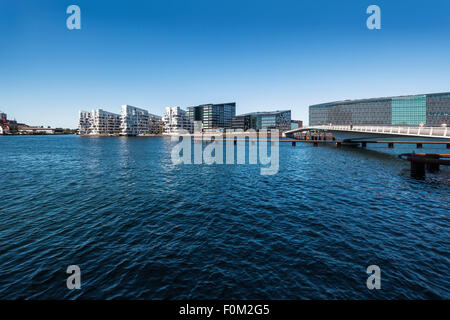 Ufficio moderno e case plurifamiliari, Copenhagen, Danimarca Foto Stock