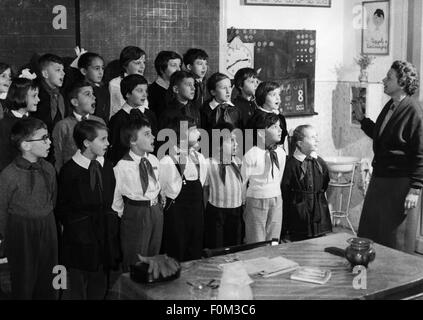 Pedagogia, scuola / lezioni / disciplina, insegnante con alunni che hanno lezioni di musica, Debrecen, anni 60, diritti aggiuntivi-clearences-non disponibile Foto Stock