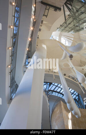 L'interno del Museo Guggenheim a Bilbao, in Spagna, il 6 marzo 2014. Il Guggenheim è un museo di arte moderna e contemporanea Foto Stock