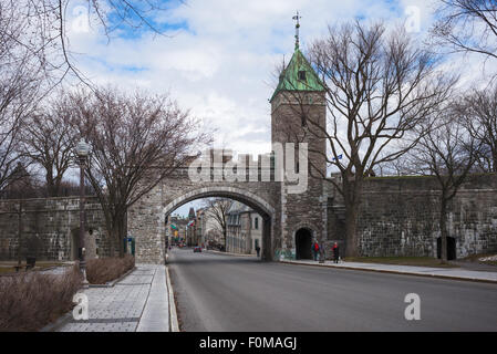 Quebec Quebec City, le pareti e la St Louis gate Foto Stock