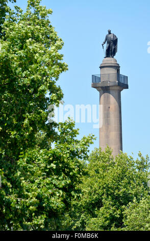 Londra, Inghilterra, Regno Unito. Il duca di York del piantone sul Mall / Waterloo Place. Monumento al principe Federico, duca di York e Albany Foto Stock