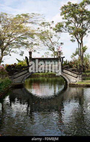 Taman Ujung acqua Palace - il magnifico palazzo dell'acqua di Bali Orientale Foto Stock