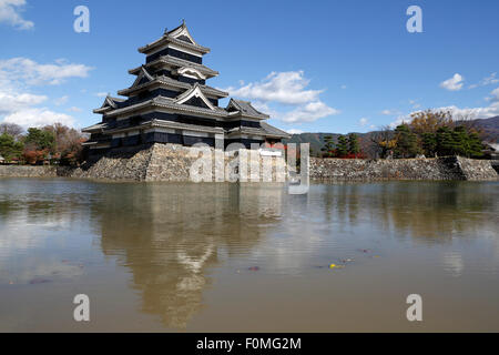 Matsumoto-jo il legno (castello), Matsumoto, Central Honshu, Giappone, Asia Foto Stock