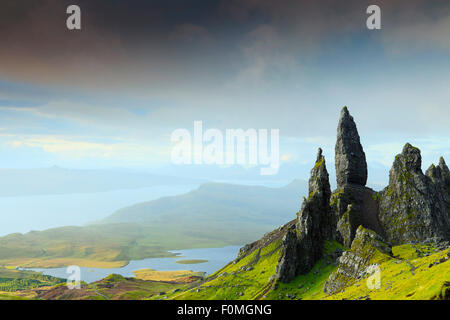 Il vecchio uomo di Storr rocce sulla isola di Skye nelle Highlands della Scozia Foto Stock