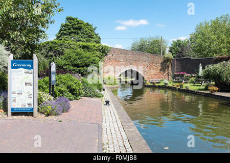 Il Coventry Canal in Coventry Bacino del canale nei pressi del centro di Coventry Foto Stock