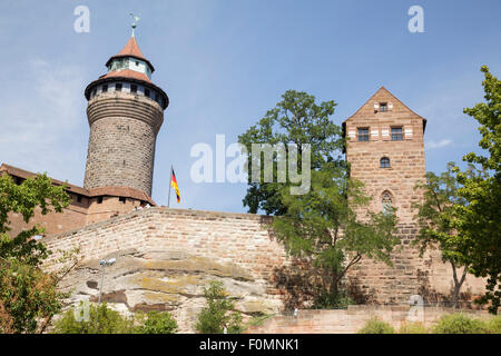 Kaiserburg Castello Imperiale con Sinwell Torre e Cappella di Walpurgis, Norimberga, Baviera, Germania Foto Stock
