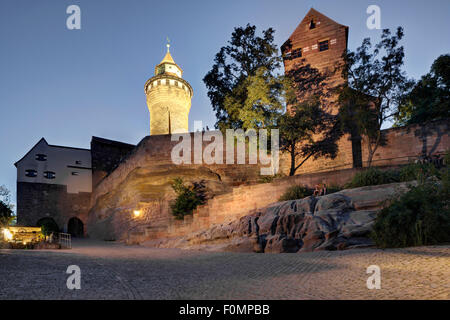 Kaiserburg Castello Imperiale con Sinwell Torre e Cappella di Walpurgis, Norimberga, Baviera, Germania Foto Stock