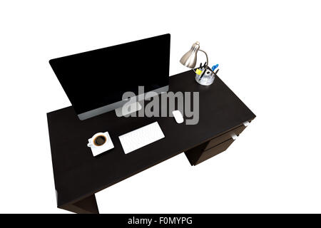 Moderna retta desk computer, caffè, lampada isolato su bianco con spazio di copia Foto Stock