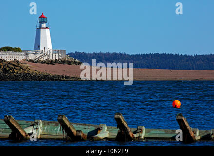 Faro e il lungomare presso la destinazione turistica di Saint Andrews, New Brunswick, Canada. Foto Stock