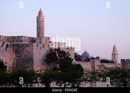 Vista della cittadella di Davide e dell'abbazia benedettina di Dormizione nel Monte Sion Città Vecchia di Gerusalemme Est Israele Foto Stock