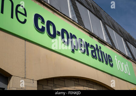 La Cooperativa il negozio di alimentari segno sulla parte anteriore dell'edificio Foto Stock
