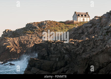 Faro di Pointe du Millier, Cap Sizun, nr Douarnenez, Bretagna Francia Foto Stock