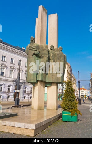 Pomnik sturovcov (1972), era Socliast arte, Namestie Stura, città vecchia, Bratislava, Slovacchia, Europa Foto Stock