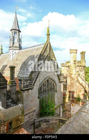 Alton Towers casa abbandonati in Estate Theme Park Gardens Inghilterra Staffordshire REGNO UNITO Foto Stock