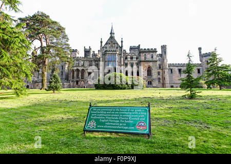 Alton Towers casa abbandonati in Estate Theme Park Gardens Inghilterra Staffordshire REGNO UNITO Foto Stock