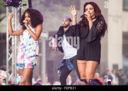 New York, NY, STATI UNITI D'AMERICA. 19 Ago, 2015. Pinnock Leigh-Anne, Jesy Nelson sul palco per la NBC Today Show Concerto con poco MIX, Rockefeller Plaza di New York, NY Agosto 19, 2015. Credito: Steven Ferdman/Everett raccolta/Alamy Live News Foto Stock