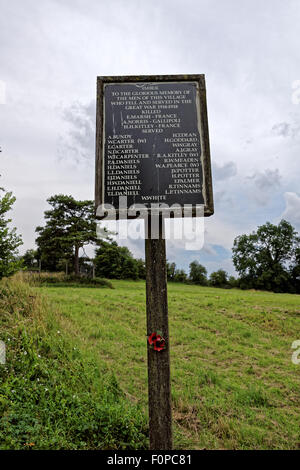 Memoriale di guerra a Imber chiesa Salisbury Plain Foto Stock