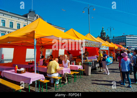 Ristorante e bar terrazze, Kauppatori, la piazza del mercato, Helsinki, Finlandia, Europa Foto Stock