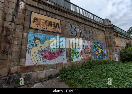 Vienna - Graffiti lungo il canale del Danubio Foto Stock