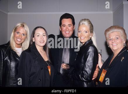 WAYNE NEWTON con la famiglia a Mike Tyson VS. Orlin Norris, MGM Grand in Las Vegas 1999.k16985kj. © Kelly Giordania/Globe foto/ZUMA filo/filo di Zuma/Alamy Live News Foto Stock