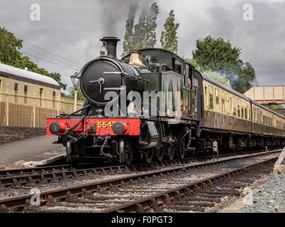 Treno a vapore alla stazione toddington, Gloucestershire, Inghilterra Foto Stock