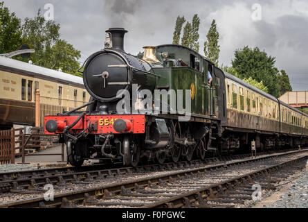 Treno a vapore alla stazione toddington, Gloucestershire, Inghilterra Foto Stock