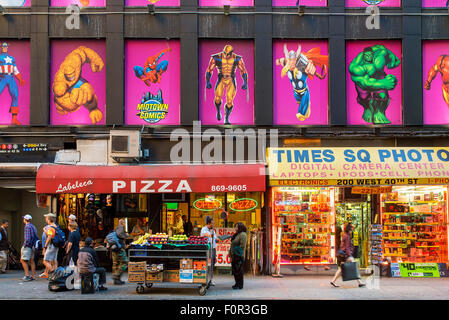 La città di New York, strada dello shopping Foto Stock