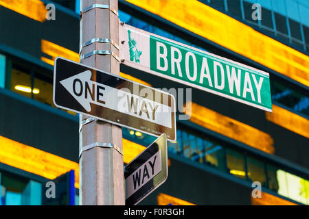Segno di Broadway in Time Square, New York Foto Stock