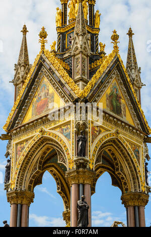 Dettaglio dell'Albert Memorial London Inaugurato nel 1872 e progettato da George Gilbert Scott Foto Stock