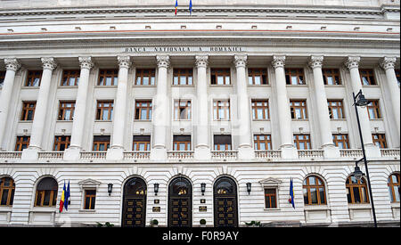 La facciata della Banca nazionale di Romania, della Romania banca centrale, a Bucarest, Romania Foto Stock