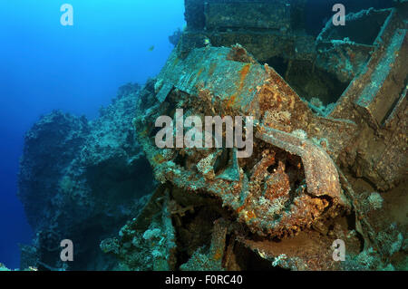 Mar Rosso, Egitto. 15 ottobre, 2014. I trasportatori cingolati Bren Carrier MK-1. Militari veicoli corazzati con abbandonata nel Mar Rosso durante la crisi di Suez del 1956 tra Israele ed Egitto. Mar Rosso a Sharm el-Sheikh, la penisola del Sinai, Egyp © Andrey Nekrasov/ZUMA filo/ZUMAPRESS.com/Alamy Live News Foto Stock