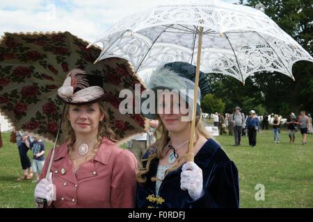 Storico ri-creazione con personaggi in costume per ricreare le scene storiche Foto Stock