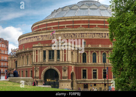 La Royal Albert Hall a South Kensington, una sala concerti vittoriana di fama mondiale e sede dei concerti annuali Proms, Londra, Regno Unito Foto Stock