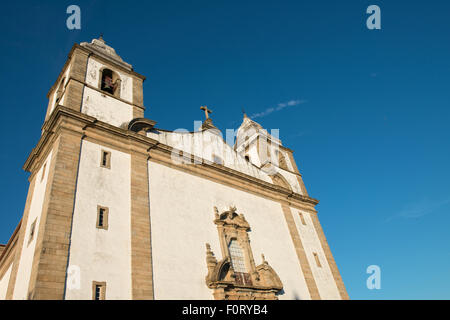 La Chiesa di Santa Maria da Devesa sorge nel cielo. Foto Stock