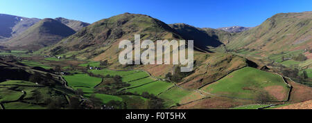 La molla, il Martindale valle comune, con Beda cadde, Parco Nazionale del Distretto dei Laghi, Cumbria, Inghilterra, Regno Unito. Foto Stock