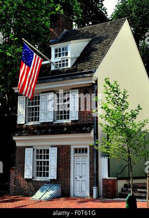 Philadelphia, PA: 1740 Betsy Ross House a 239 Arch Street dove la leggenda dice che lei ha vissuto e realizzato la prima bandiera americana Foto Stock