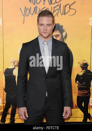 Los Angeles, California, USA. 20 agosto 2015. Jonny Weston frequentando il Los Angeles Premiere di ''Siamo tuoi Amici" tenutosi presso la leva TCL Chinese Theatre in Hollywood, la California il 20 agosto 2015. 2015 Credit: D. lunga/Globe foto/ZUMA filo/Alamy Live News Foto Stock