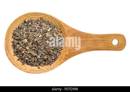 Fucus alga fiocchi - vista dall'alto di un cucchiaio di legno isolato su bianco Foto Stock