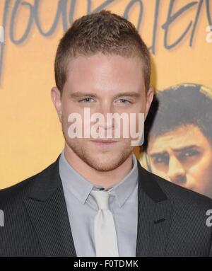 Los Angeles, CA, Stati Uniti d'America. 20 agosto 2015. Jonny Weston presso gli arrivi per Noi siamo tuoi amici Premiere, Cinese TCL 6 teatri (in precedenza Grauman's), Los Angeles, CA 20 agosto 2015. Credito: Dee Cercone/Everett raccolta/Alamy Live News Foto Stock