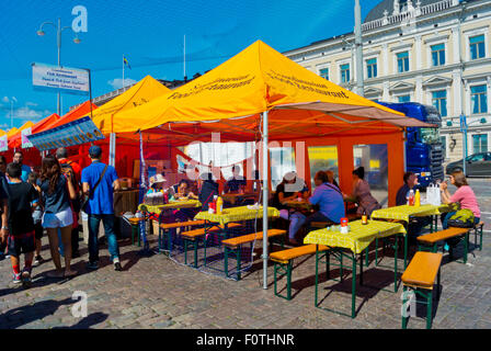 Ristorante e bar terrazze, Kauppatori, la piazza del mercato, Helsinki, Finlandia, Europa Foto Stock