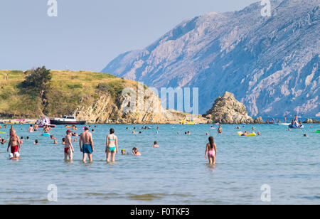 Isola di Rab, Croazia - circa agosto 2015: Le coste incontaminate e acque cristalline dell'isola di Rab, Croazia. Foto Stock