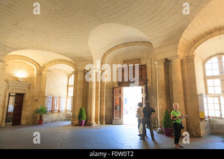 All'interno della mairie a Place de la Republique a Arles Francia Foto Stock