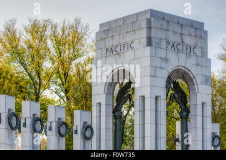 Il Memoriale della Seconda Guerra Mondiale ghirlande di Washington DC. Foto Stock