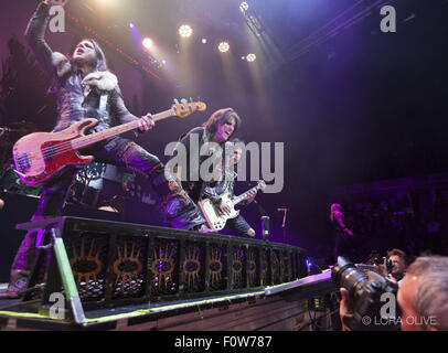 Indianapolis, Indiana, Stati Uniti d'America. 20 agosto 2015. ALICE COOPER esegue a Bankers Life Fieldhouse in Indianapolis, Indiana © Lora di oliva ZUMA/filo/Alamy Live News Foto Stock