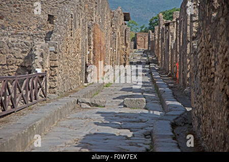 Pompei rovina romana, stretta stradina costiera Amalfitana, Campania, Italia, Mediterraneo, Europa; Foto Stock