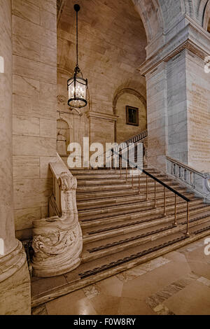 Stephen A. Schwarzman Building entrata principale denominata Astor Hall, che è comunemente noto come il New York Public Library NYPL. Foto Stock