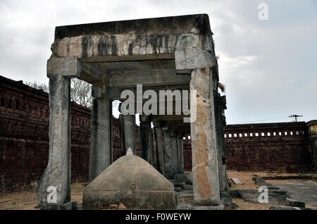 Struttura in pietra a Gomateshwara allegato, Karkala Foto Stock