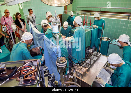 Città del Capo Sud Africa, Africa, Salt River Water, Groote Schuur Hospital, Heart of Cape Town Museum, sala operatoria, rievocazione, guida, manichini, medici, Foto Stock